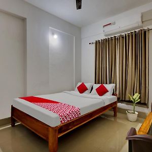 Oyo Flagship Larica Green Valley